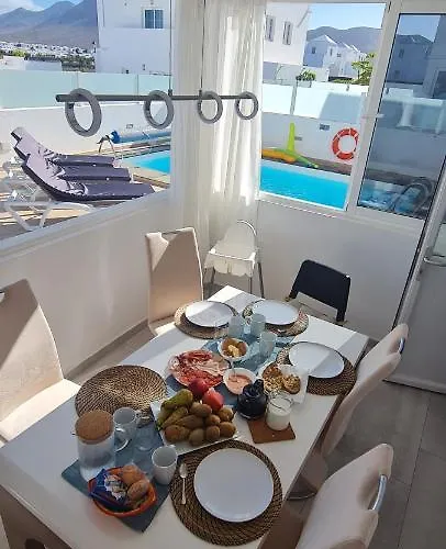 Pousadoiro بلايا بلانكا